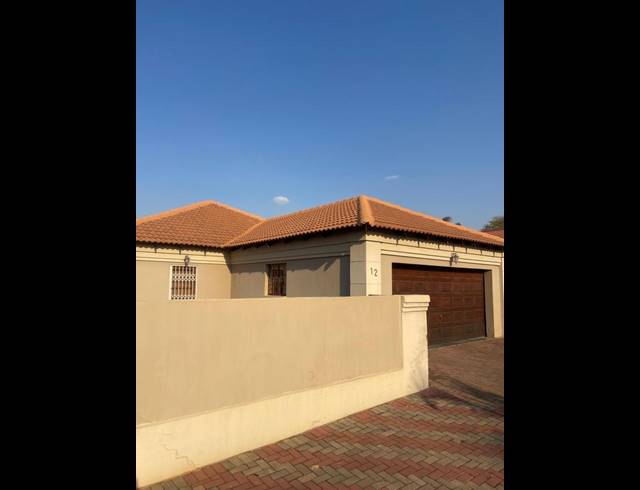3 BEDROOM HOUSE FOR SALE IN HEATHERVIEW